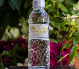 Nước uống đóng chai H2O 330ml - Duy Ninh Hotel