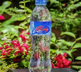 Nước uống đóng chai H2O 500ml - Ruby Đà Lạt Hotel